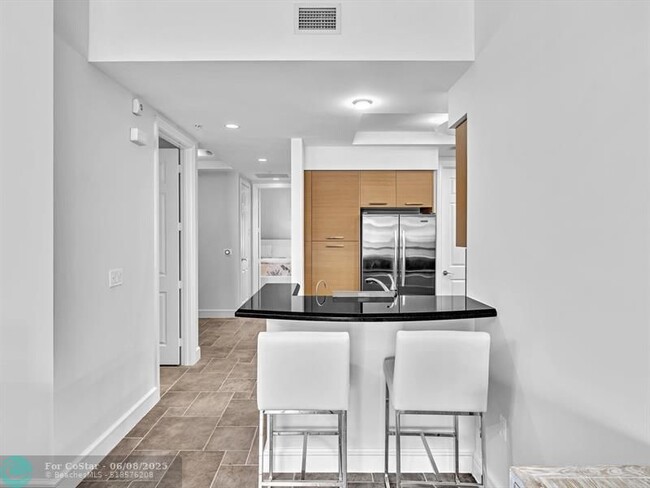 Building Photo - 4444 El Mar Dr