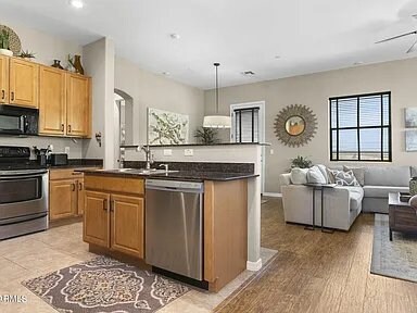 Building Photo - 10055 N 142nd St