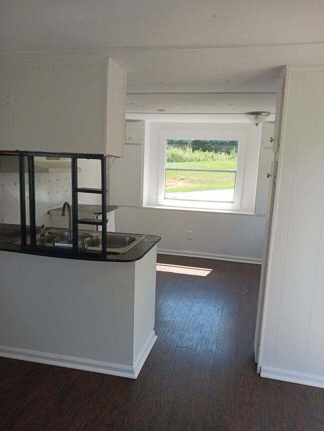 Sunshine Park Two Bedroom Mobile Home for 1727 Billings Dr