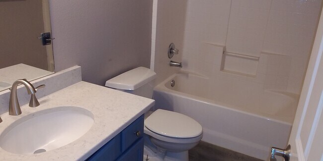 Building Photo - 2132 Bobs Hollow Ln