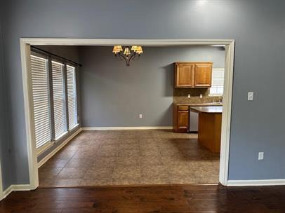 Building Photo - 355 Honey Hill Dr