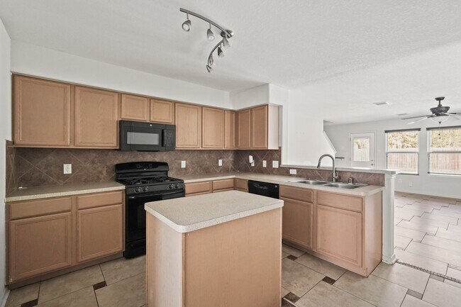 Building Photo - 16115 Sheldon Ridge Way