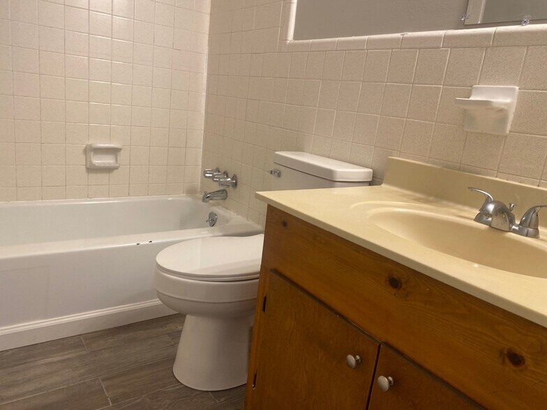 Building Photo - 919 Rushmeade Rd