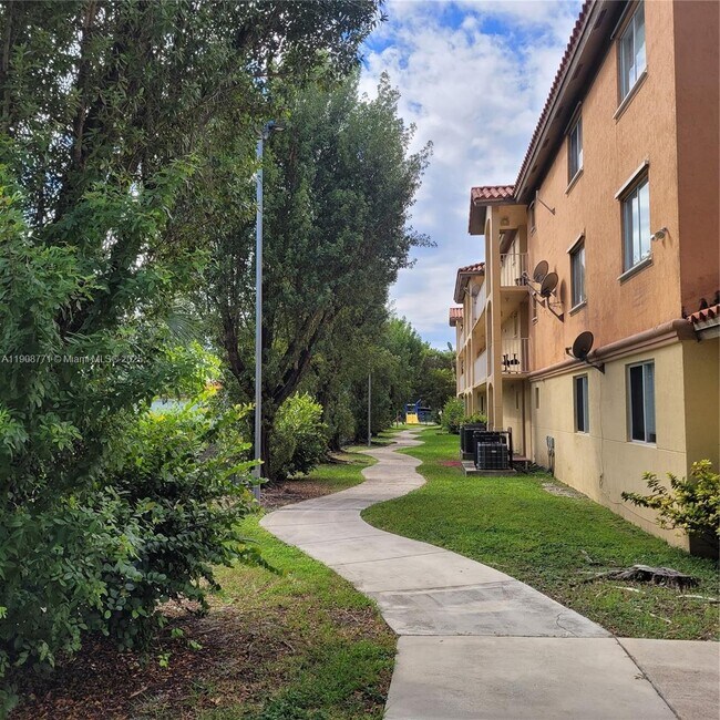 Building Photo - 17612 NW 25th Ave