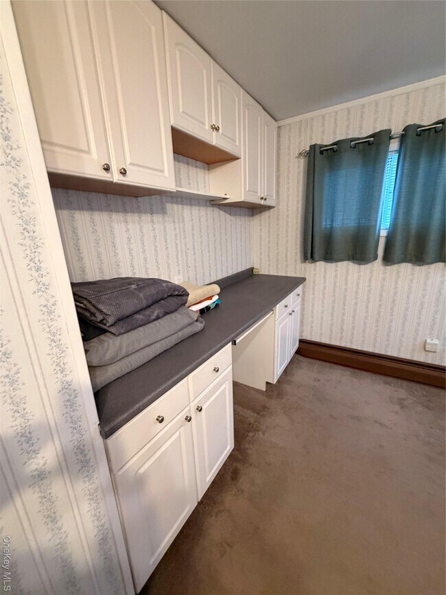 Building Photo - 12 Elves Ln