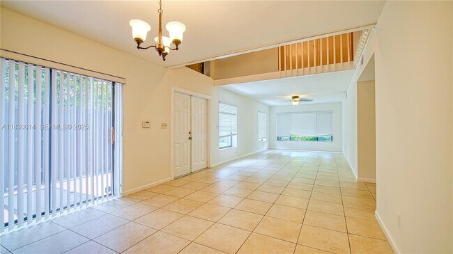 Building Photo - 11101 SW 15th Manor