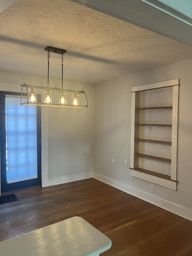 Building Photo - 1668 N Longview St