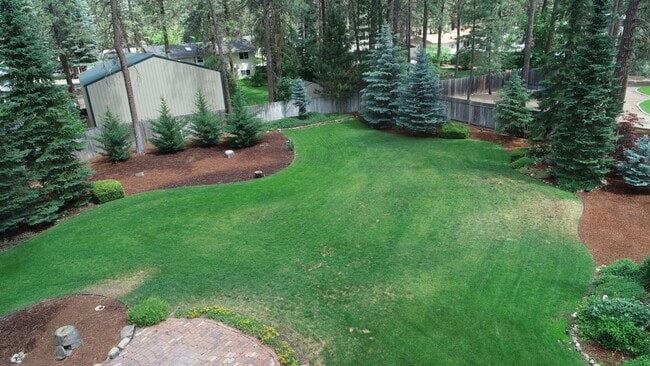 Building Photo - COMING SOON !! 3 bed 2.5 Bath Home on .5 acre lot in corner of Culdesac Mead School District