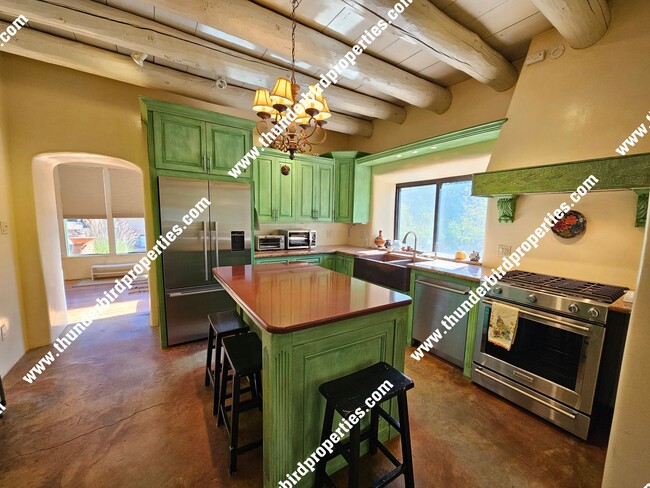 Building Photo - Charming Historic Tesuque Home – Fully Fur...
