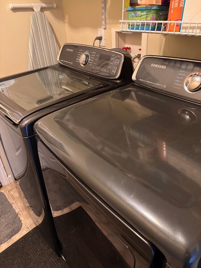 Building Photo - BEAUTIFUL, MOVE-IN READY HOME IN CHEAT CROSSING! - Available on 6/4/2026