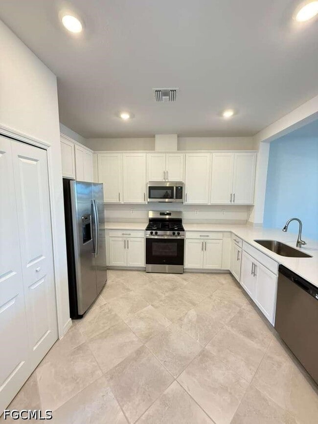 Building Photo - 14778 Martingale Pl