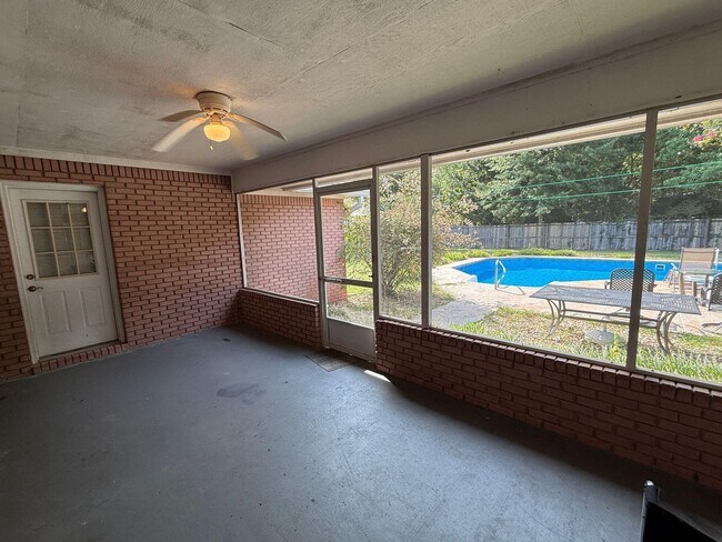 Building Photo - 4444 Southminster Cir