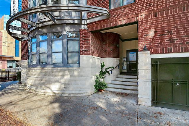 Building Photo - 115 E Park Ave