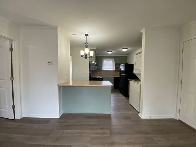Building Photo - Inglewood 2/1 Duplex - Renovated - Fenced ...