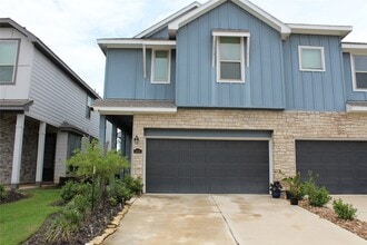 Building Photo - 4203 Champlain Wy