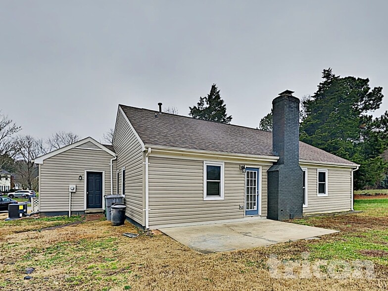 Building Photo - 7300 Yorkville Ct