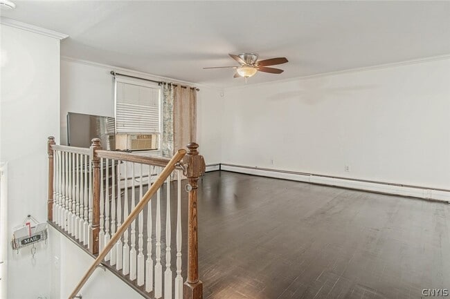 Building Photo - 147 Elm St