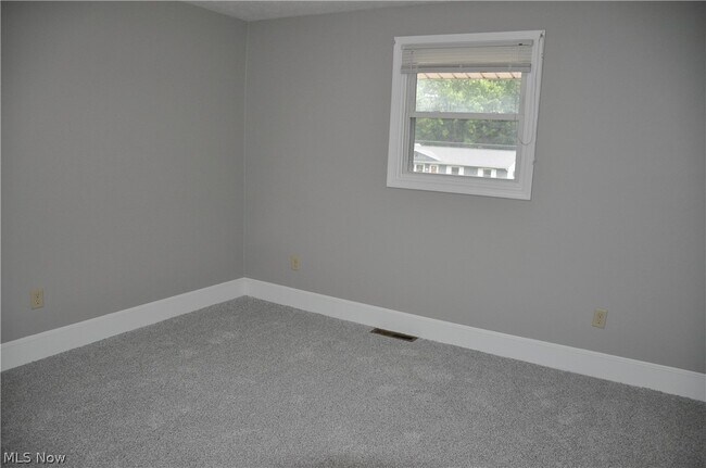 Building Photo - 7615 Stuhldreher St NW