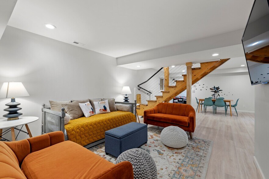 Building Photo - 14 Wildwood Cir