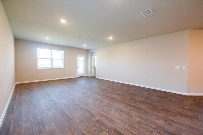 Building Photo - 106 Deep Eddy Cv