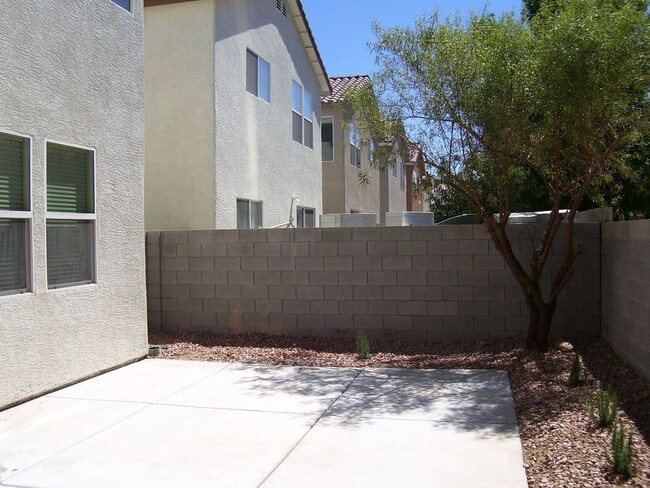 Building Photo - 6539 Sunset Pines St