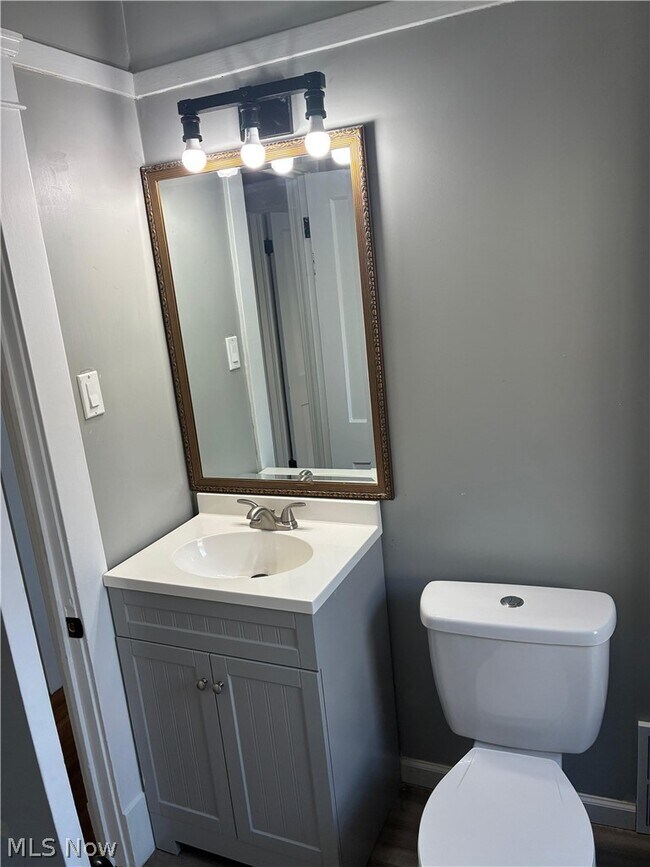 Building Photo - 3492 W 100th St