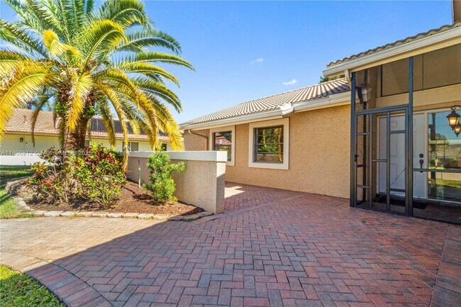 Building Photo - 21344 Escondido Way S