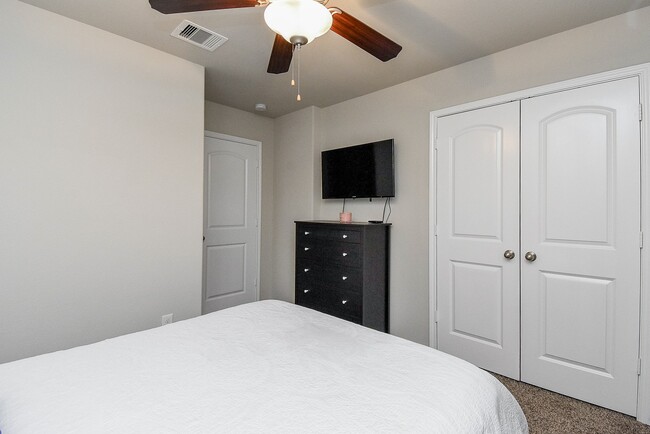 Building Photo - 23819 Naples Shore Dr