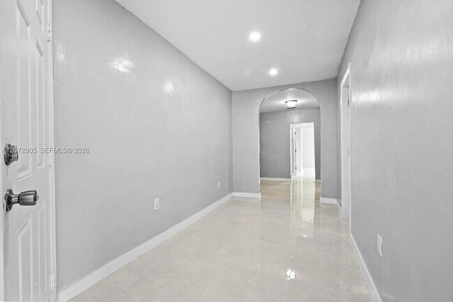Building Photo - 1210 Sesame St