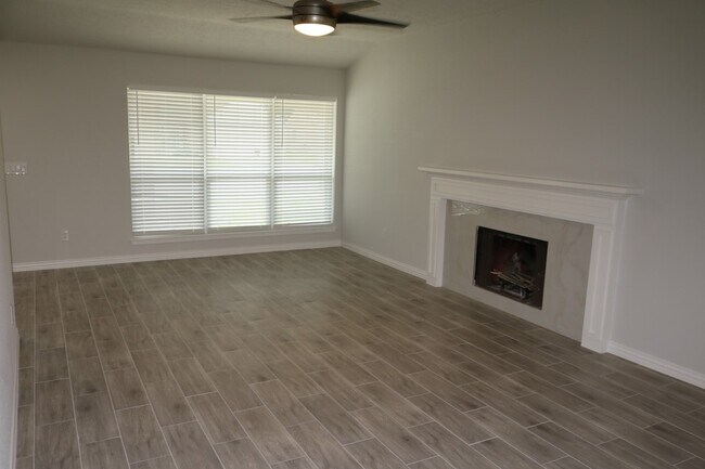 Building Photo - 12303 Fetlock Dr