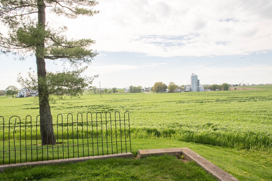 Building Photo - 488 S Colebrook Rd