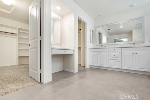 Building Photo - 5594 Skimmer Dr
