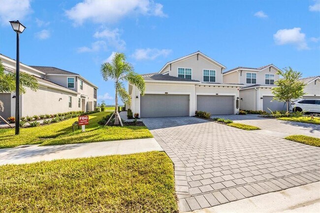 Building Photo - 12640 Radiance Ct