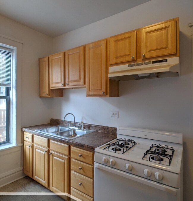 Building Photo - 2524 N Kedzie Blvd