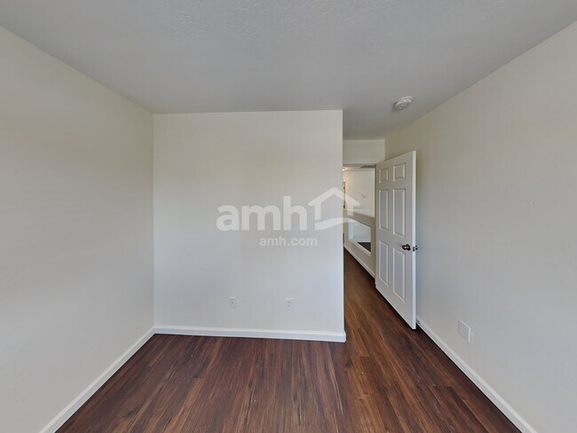 Building Photo - 31352 N Shale Dr