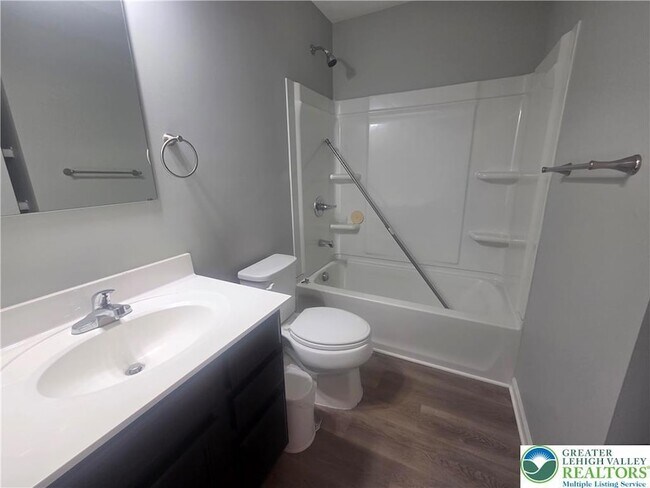 Building Photo - 2500 Alex Rd