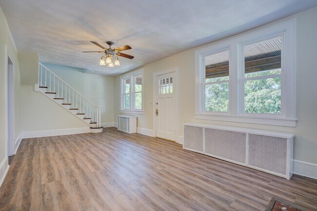 Building Photo - 1414 Hamilton Terrace SE