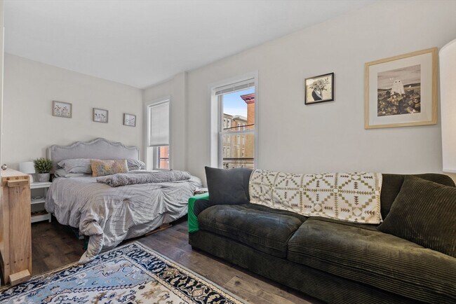 Building Photo - 149 Cottage St