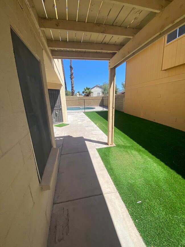 Building Photo - 9653 S 44th St