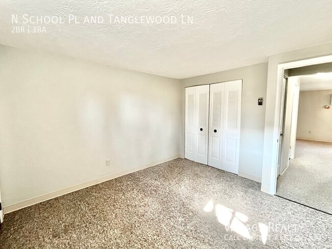 Building Photo - 343 N School Pl