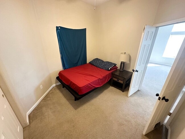Building Photo - Fully Furnished