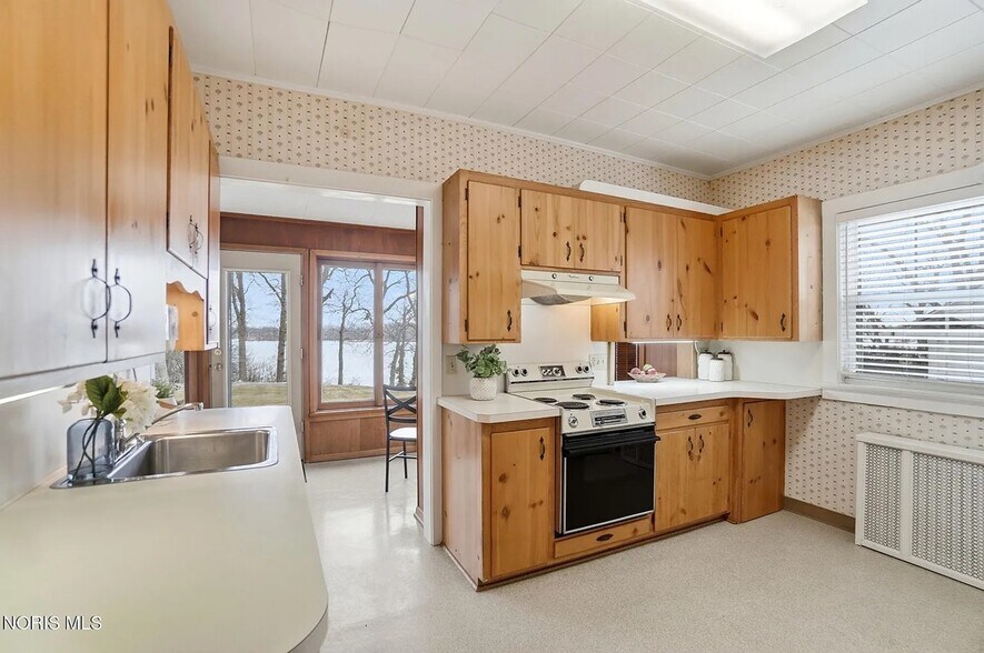 Building Photo - 3605 River Rd