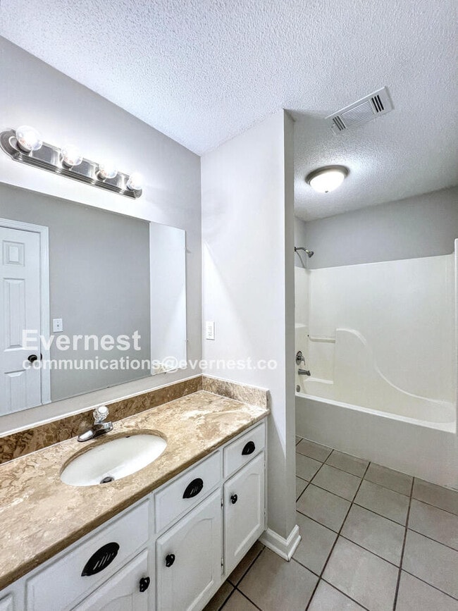 Building Photo - 9136 Bentley Woods Dr