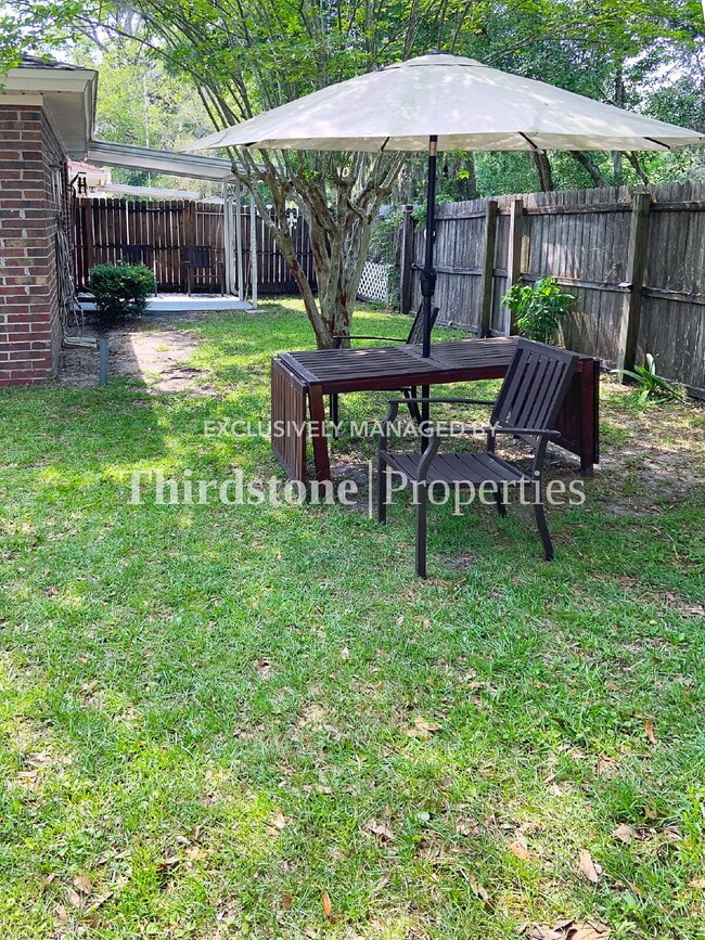 Building Photo - 5611 Ellis Trace Dr
