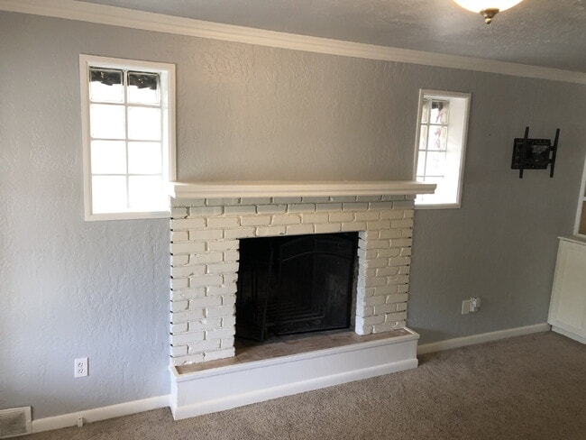 Building Photo - 450 E 300 N