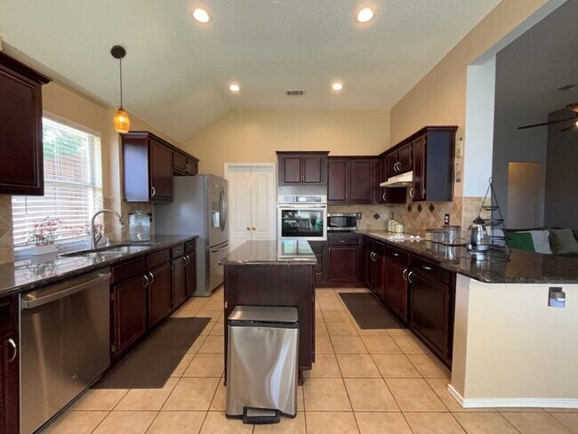 Building Photo - 2818 Pecan Meadow Dr