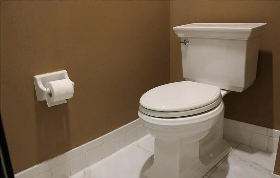 Building Photo - 203 SE 15th Pl