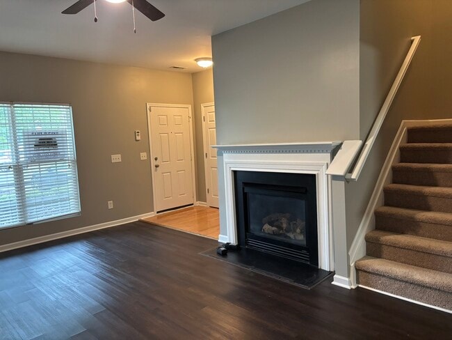 Building Photo - 18 Sharpstone Ln