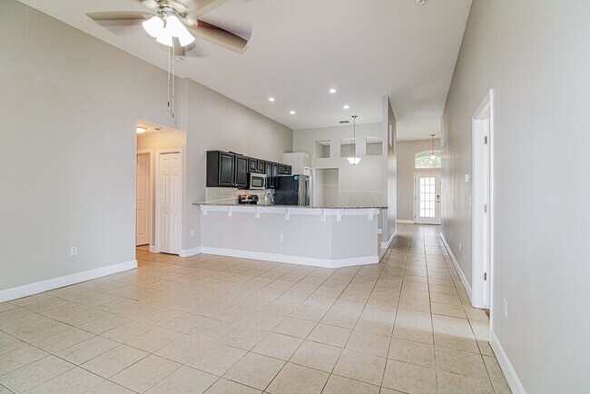 Building Photo - 5235 Greystone Dr