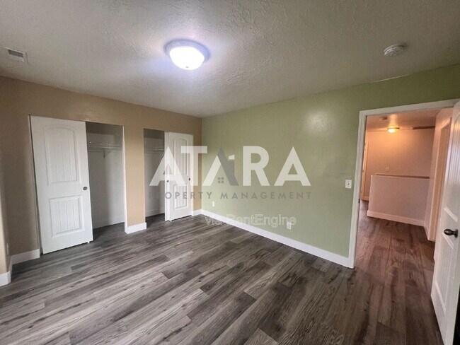 Building Photo - 258 Kestrel Dr